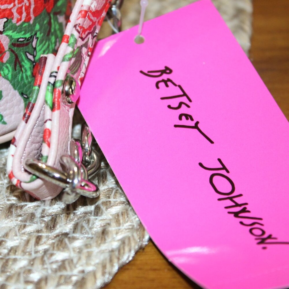 NWT Betsey Johnson Shabby Chic Bow front crossbody Purse DARLING!! - Picture 5 of 10